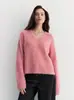 Suéter de punto rosa con cuello en V para mujer, estilo perezoso holgado de otoño, suéter de punto suave y pegajoso, top de ropa nueva de otoño para mujer