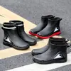 Bota de Chuva de Pesca com Fivela para Fazenda Masculina Curta Impermeável Boca Unisex Sapatos de Chuva Antiderrapante Obra Cozinha Com Veludo Quente