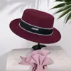 Chapéu de Lã Retrô Estilo Francês Outono e Inverno Celebridade da Internet Socialite Chapéu de Topo Plano Moda Feminina Chapéu para Fotografia de Rua 5 Auto-Operado