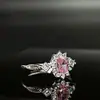 Anel de Prata S925 Luxo Leve Corte Flor de Gelo Diamante de Alto Carbono Feminino Moda Sensação de Alto Padrão Nicho Totalmente Cravejado com Pedras Coloridas
