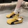 Tênis femininos estilo corrida amarelos, novo modelo outono 2026, versáteis e populares, tênis leves retrô com sola macia