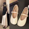 Zapatos Mary Jane de suela plana para mujer, nueva colección de otoño 2026, perfectos con faldas, estilo versátil y suave, mocasines
