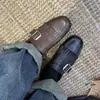 Sapatos de Algodão com Bico Quadrado, Estilo Nicho Floral Esculpido, Forrados com Lã para Mulheres, Nova Moda Inverno 2026, Versáteis, Casuais, Estilo Birkenstock Retrô para Mulheres