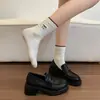 Sapatos femininos de couro estilo britânico, nova coleção outono 2026, bico redondo retrô, sola grossa, salto grosso, mocassins JK versáteis estilo japonês