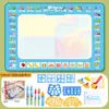 Lienzo de Agua Manta de Aprendizaje Mágica de Agua Tela de Escritura con Agua Pintura para Niños Manta de Pintura Mágica con Agua Transparente de Gran Tamaño Grafiti Repetido