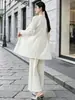 Venta Directa de Fábrica Conjunto de Tres Piezas Miyake Estilo Popular en Transmisión en Vivo para Mujer Chaleco Cárdigan Abrigo Pantalones de Pierna Ancha Conjunto de Traje Profesional para el Trabajo