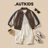 Conjunto de Outono Estilo Coreano para Meninos Jaqueta de Couro Color Block Retrô com Gola Reversível e Calça Comprida Casual Conjunto de Duas Peças para Meninos
