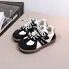 Zapatos para Niños al por Mayor 2025 Nuevo Estilo Coreano Zapatos Deportivos para Niños Medianos y Grandes Zapatos Forrest Gump para Niñas 3572