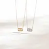 Collar de Acero de Titanio con Letra Doble D de Nicho Europeo y Americano, Moda Madreperla Nariz de Cerdo, Collar Clavícula de Moda Versátil para Mujer, Lujo Accesible