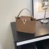 Bolsa de Mão Casual e Fashion para Mulheres 2025 Nova Tendência Fashionável Bolsa de Ombro de Grande Capacidade Bolsa Transversal Casual para o Dia a Dia das Mulheres