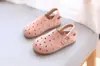 Sandálias Casuais Fechadas para Meninas 2026 Verão Novo Birkenstock-Style Macias Moda Tamancos para Uso Externo para Crianças Jovens e de Meia-Idade