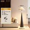 Luminária de chão nórdica para sala de estar ao lado do sofá, com design simples, adequada para escritório, quarto ou como luminária de cabeceira