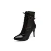 Botas de tornozelo com salto alto, fivela de cinto, estilo europeu e americano, com cadarço, botas femininas plus size, salto agulha, bico fino 3993