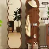 Espejo de cuerpo entero giratorio para dormitorio en casa, espejo de tocador de pie móvil con perchero para ropa y sombreros integrado