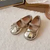 Zapatos de Cuero para Niñas 2026 Primavera y Otoño Nuevos Zapatos de Princesa para Niños Zapatos Individuales Estilo Ballet para Niñas Pequeñas Zapatos Plateados de Suela Suave para Bebés