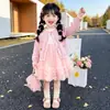 Conjunto de dos piezas de cárdigan floral y falda de tul para niñas estilo coreano, nueva colección primavera/otoño 2026, moderno atuendo infantil para niñas pequeñas
