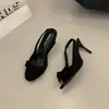 Zapatos de Mujer de Tacón Alto 2026 Verano Nuevo Modelo, Se Ven Geniales en los Pies~ Retro Moño Negro Punta Abierta Peep-Toe Frescos y Elegantes