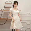 Vestido Branco 2026 Novo Estilo Elegante Cintura Alta Emagrecedor Festa de Aniversário Anfitriã Vestido de Luxo Leve de Alta Qualidade