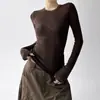 Camiseta Blanca Sexy Cruzada de Manga Corta para Mujer Estilo High Street Americano Otoño e Invierno 2025 Nuevo Top Delgado que Resalta la Cintura
