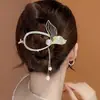 Grampo de Cabelo Vintage Outono/Inverno 2026 Estilo Coreano Clipe Torcido de Cabelo de Alta Qualidade Acessório de Cabelo Simples Elegante Ornamento de Cabelo Versátil para o Dia a Dia
