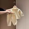 Conjunto de Outono 2026 para Crianças, Novo Conjunto Estiloso de Moletom e Calça para Meninos, Roupa de Duas Peças para Bebês para o Outono