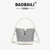 Bolso Cubo con Bordado de Monograma, Bolso Versátil para Mujer, Nuevo Estilo Vintage 2026, Aspecto de Alta Gama, Bolso de Mano, Bolso de Hombro, Bolso Cruzado