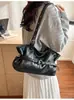 Bolso de axila para mujer estilo francés de nicho para el día a día, nuevo bolso de hombro simple de moda 2026, bolso tote de alta gama exquisito