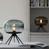 La lámpara de mesa de cristal Maitrongrui está disponible exclusivamente para la venta transfronteriza, adecuada para dormitorios, estudios, hoteles, mesitas de noche pequeñas, luces nocturnas e iluminación decorativa desde Zhongshan
