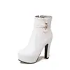 Botas femininas de moda estilo europeu e americano, à prova d'água, com plataforma, bico fino e salto alto, botas curtas plus size para outono e inverno, entrega de pedidos transfronteiriços