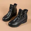 Botas Curtas para Mulheres 2026 Inverno Novas Botas da Moda para Mães, Salto Anabela, Versátil, Confortável, Salto Médio, Antiderrapante, Botas de Algodão para Pessoas de Meia-Idade e Idosos