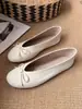 Versão em pele de ovelha ~ Sapatilhas rasas estilo francês simples com bico redondo e laço, novos sapatos Mary Jane baixos versáteis