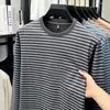 Camiseta de Hombre de Manga Larga con Cuello Redondo y Rayas, Estilo Vintage, Nueva Colección Otoño 2026, Camisa Básica Versátil de Moda Casual para Hombre