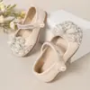 Sapatos de Couro com Laço para Meninas Novo Verão Moda Infantil Baixo Fechado Sapatos Princesa Pérola Doce Casuais