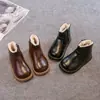 Zapatos Cálidos de Algodón para Niña Color Sólido Botas Martin Forradas de Felpa Nuevas Llegadas Invierno 2025 Botas de Cuero Espesadas Color Sólido para Niños