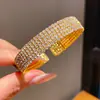 Pulsera Redonda Abierta Multicapa Incrustada con Diamantes Estilo Europeo y Americano, Pulsera de Lujo Ligero de Gama Alta, Artesanía Pesada, Joyería de Personalidad Moderna y Elegante para Mujeres