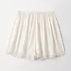 Novos Shorts de Cetim para Mulheres Primavera e Verão 2026, Anti-Exposição, Cor Sólida, Costura de Renda, Adequado para Roupas de Exterior