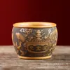 Tazón del TesoroYixing Zisha Taza de Maestro Taza de Té con Diseño Grabado de Peces Saltando a Través de Flores para Atraer Riqueza y Fortuna