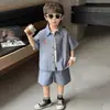 Conjunto de Camisa de Verão para Meninos 2026 Novo Estilo Crianças Tendência Celebridade da Internet Manga Curta Bebê Verão Estiloso Legal Bonito Roupas