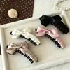 Pinza para el pelo con lazo de satén brillante coreano con un ambiente dulce y elegante, textura pequeña estilo Chanel, accesorio con cuerpo para la parte trasera de la cabeza.