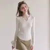 Camiseta básica de punto con cuello en U estilo coreano para mujer, nuevo modelo otoño e invierno 2026, capa interior de manga larga ajustada estilo coreano 7305