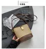 Bolsa de Balde Artesanal Coreana de Nicho para Mulheres, Novo Estilo Verão 2026, Bloqueio de Cores, Bolsa Transversal com Textura de Alta Qualidade