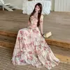 Traje floral estilo resort francés para mujer, puro y suave, top de hombros descubiertos con una falda de dobladillo amplio, falda larga con un ambiente atmosférico