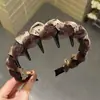 Diadema con Diseño de Corona Alta para Hacer que el Rostro Parezca Más Pequeño, Lujo Ligero, Antideslizante, Tejido, Patrón de Cuadros y Lunares, Sensación de Alta Gama para Adultos y Mujeres Jóvenes