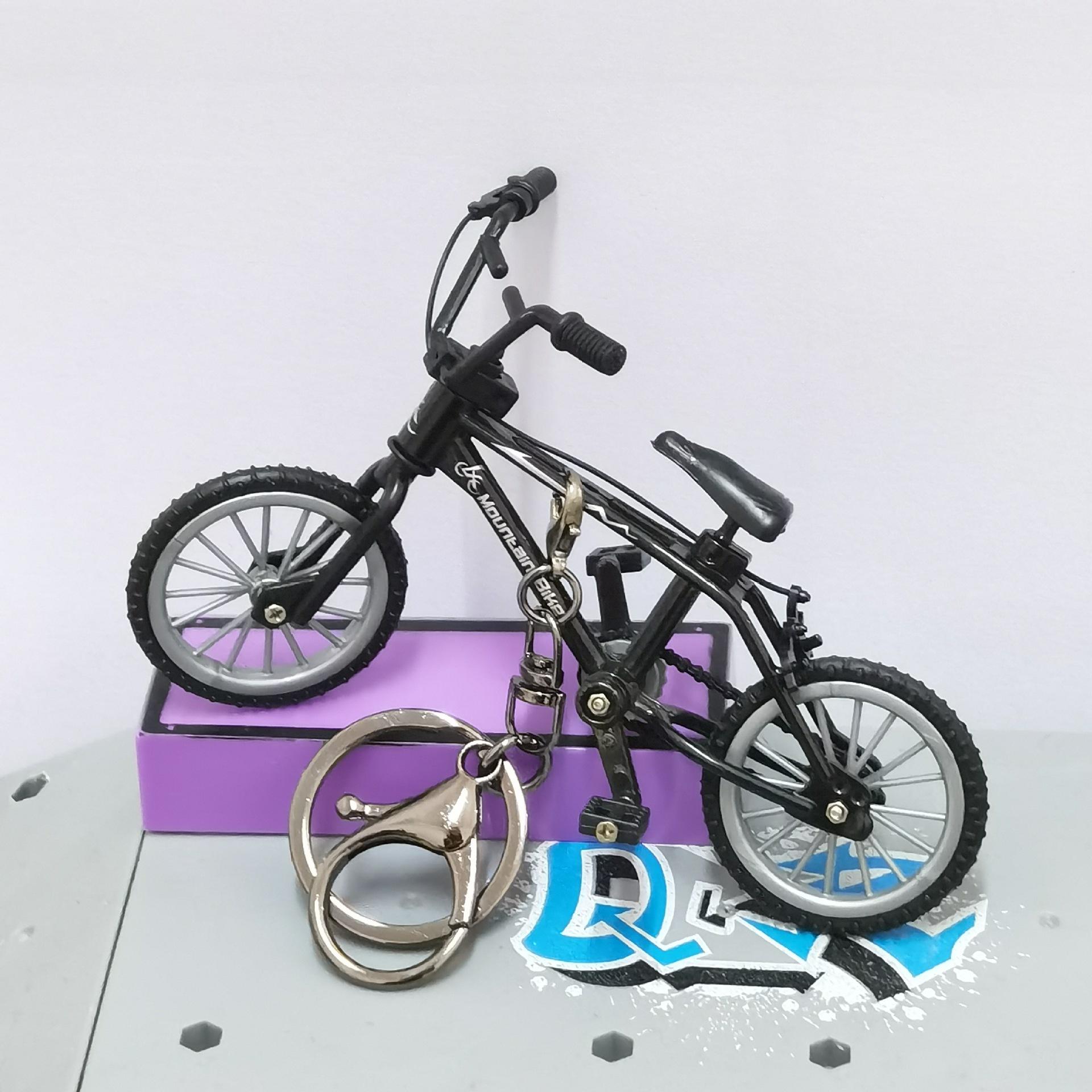 SKU 钥匙扣+3号车黑