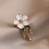 Novo broche estilo antigo de alta qualidade ins para mulheres estilo chinês leque borla pino de terno placket de pressão cheongsam corsage atacado