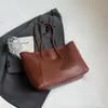 Bolsa de Mão Transfronteiriça 2026 Outono Inicial Novo Estilo Simples Casual Grande Capacidade Estilosa e Única para Trabalho e Deslocamento