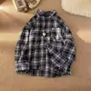 Camisa a cuadros retro estilo Hong Kong chico literario estilo primavera y otoño tacto de alta gama camisa de manga larga marca de moda chaqueta cárdigan estilo japonés