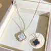 Novo produto transfronteiriço: Colar simples e único totalmente cravejado em micro-incrustação para mulheres, design fresco, popular online, acessório de corrente para clavícula requintado