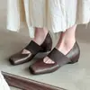 Altamente recomendado! Outono 2026 Novo Estilo Pele de Cordeiro Salto Escondido Couro Lichia Sapatilhas 5cm Aumento de Altura Sapatos Únicos Pedido Físico
