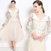 Vestido de Encaje Francés Calado Patchwork Plisado Falso de Dos Piezas con Hebilla Metálica en la Cintura Adelgazante de Longitud Media con Cinturón